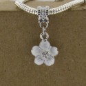 Métal pendentif Fleur émail blanc Mythique - à l'unité